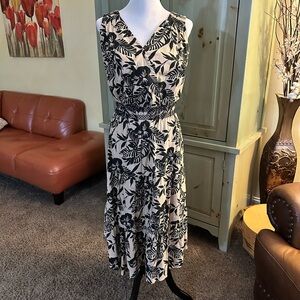 White Stag Black/Cream Midi Dress